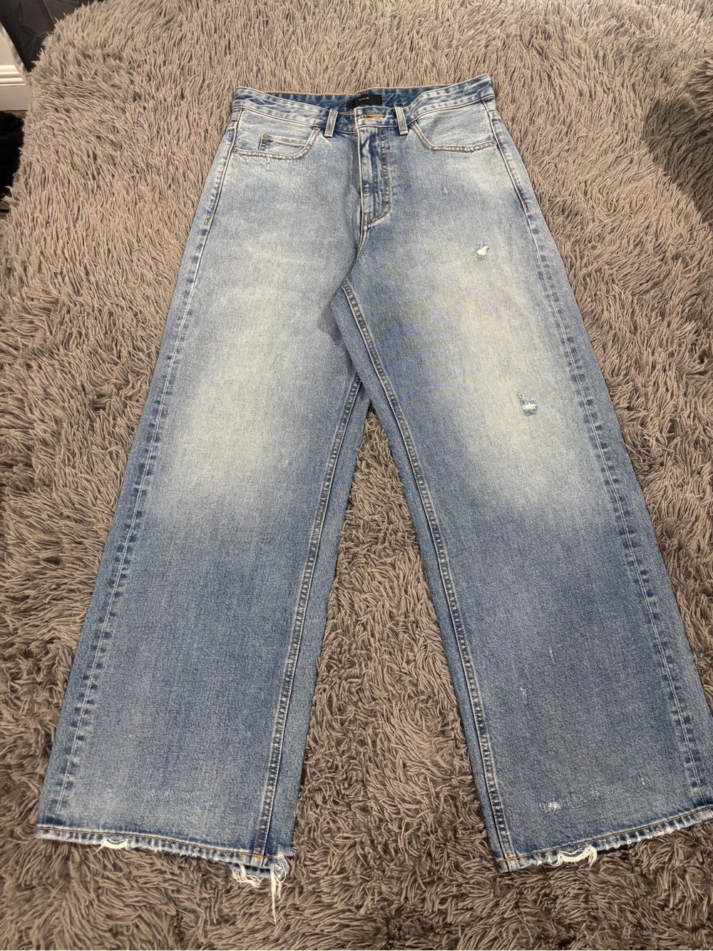 Vuja De Distressed Steve Jeans